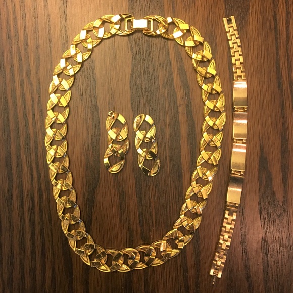 Necklace Bracelet Earrings Set - Picture 2 of 4